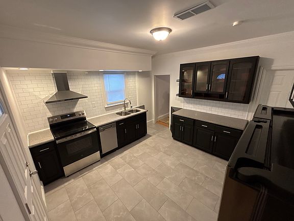 4th image of 31 S 7th St #31