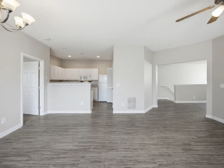 Colts Run-41 - Belmont Apartment 603