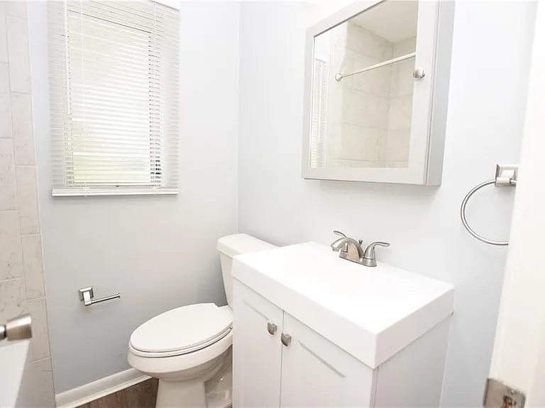 2445 Lakeview St — Photo 11