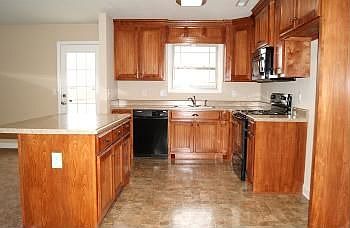 4th image of 103 Ivy Darlene Dr