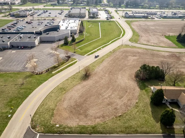 6819 Fincham Dr, Rockford, IL 61108