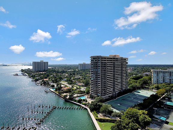 3rd image of 11111 Biscayne Blvd #21E