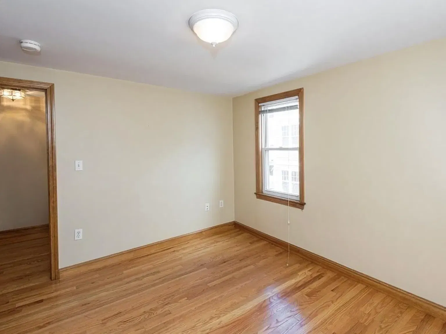 2 bed, 1.5 bath, 1050 sqft, $3,600 — Photo 4