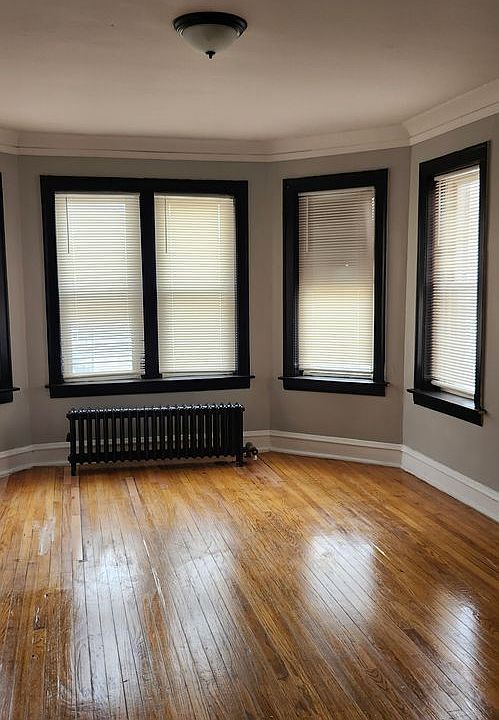 1st image of 8056-58 S Calumet Ave #8058-1