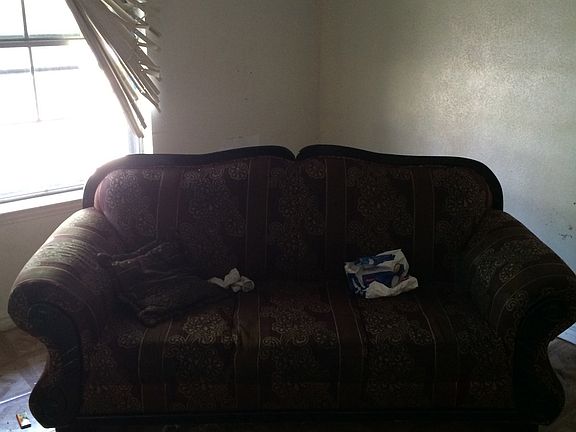 5th image of 804 Dennis Dr