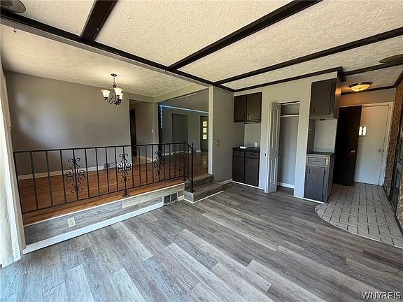 3rd image of 129 Maple Rd