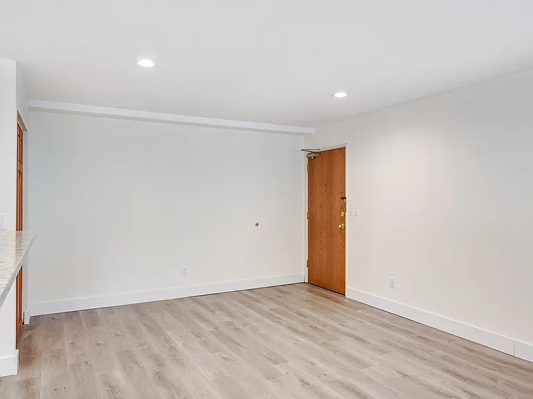 2407 Hampshire Ave — Photo 4