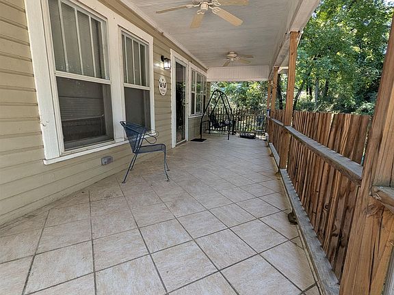 3rd image of 26 Robbins St