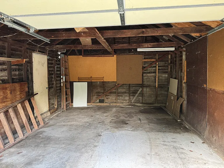 121 Terwilliger Ave — Photo 18