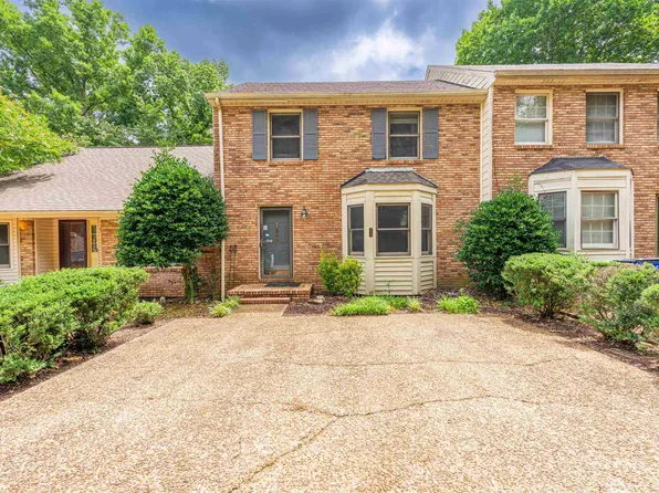 220 Woodcastle Dr, Florence, AL 35630