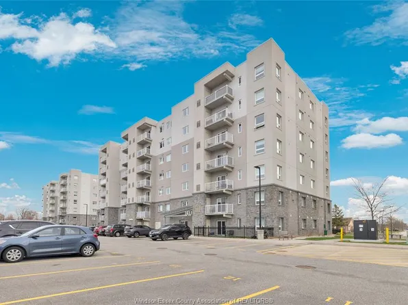 1611 Banwell Rd #215, Windsor, ON N8P 0G5