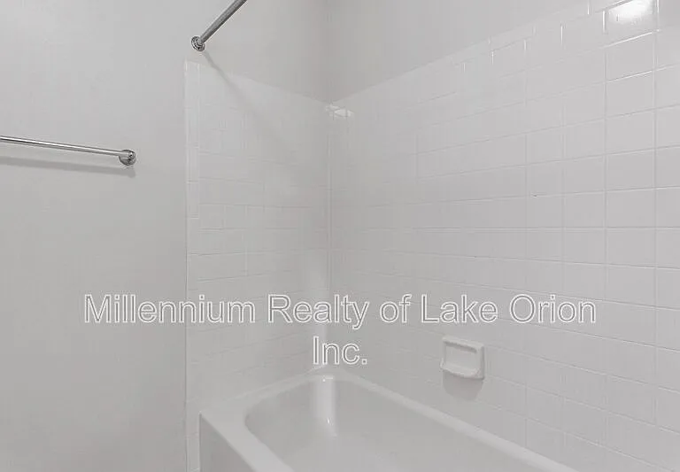 5611 Drake Hollow Dr W — Photo 25