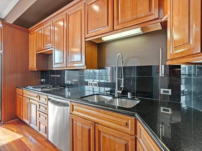 360 E Desert Inn Rd #403 — Photo 14