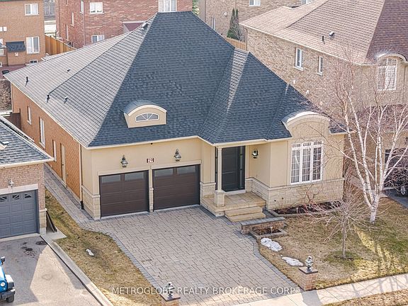 4th image of 29 Fontainebleu Rd