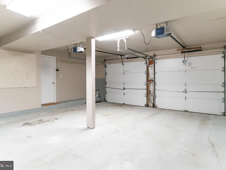 5906 Oak Leather Dr — Photo 36