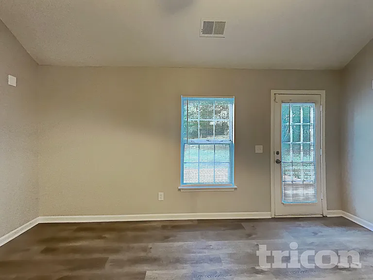 17 Black St — Photo 4