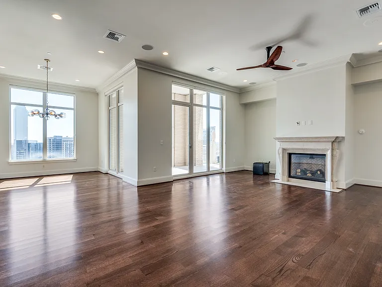 2555 N Pearl St #2001 — Photo 11