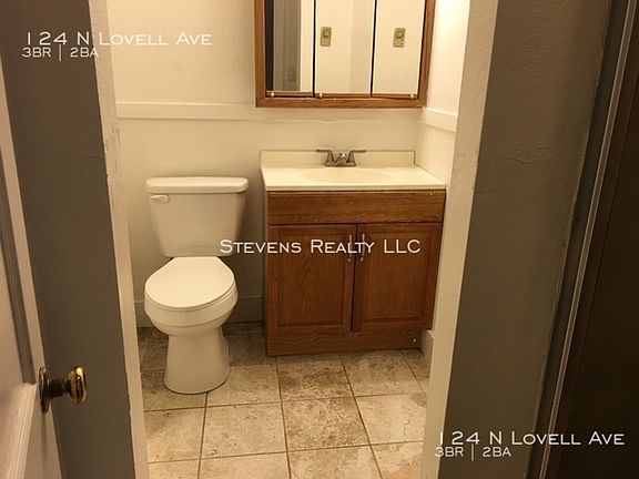 3rd image of 124 N Lovell Ave
