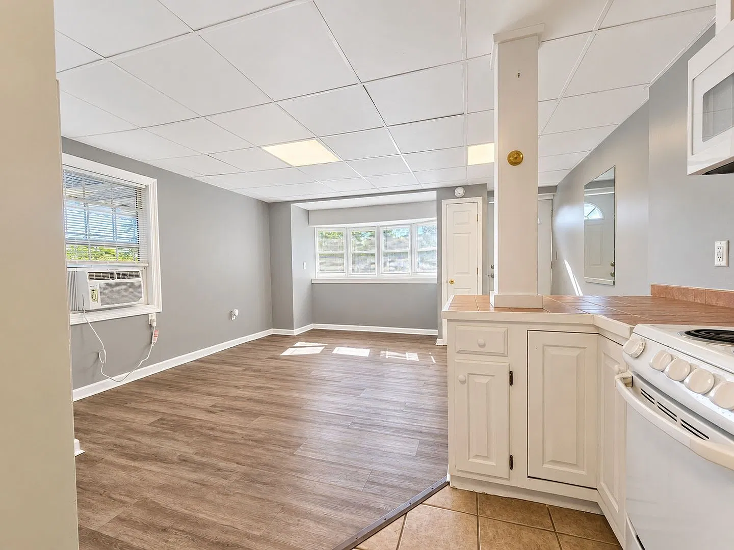 1 bed, 1.0 bath, 360 sqft, $1,025 — Photo 4