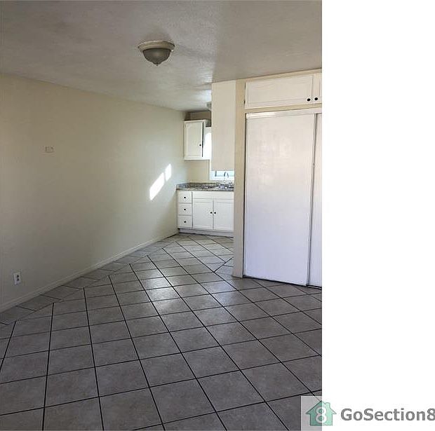 1st image of 10957 S Figueroa St #9