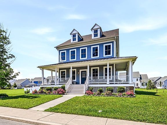2nd image of 1309 Officers Row