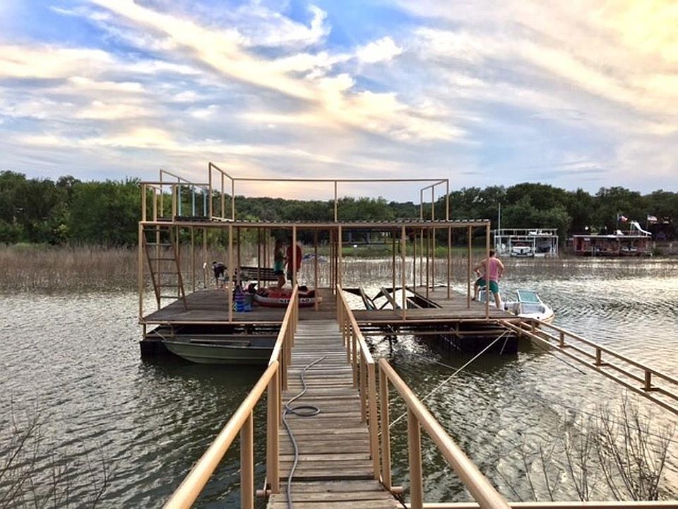 1st image of 101 Cove Cir