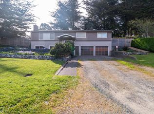 490 Elmira Ave SE, Bandon, OR 97411
