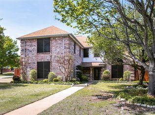 2917 Oak Ridge Dr, Hurst, TX 76054