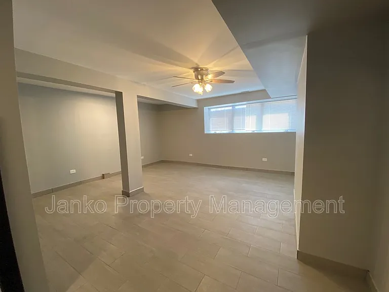 5700 S Wabash Ave — Photo 3
