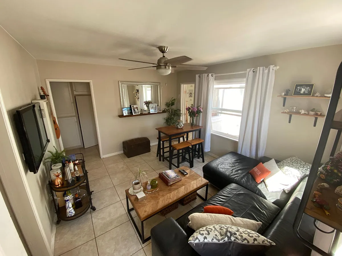 Living room of cottage (furnishings not included) - G Ave