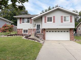 5919 S 52nd Street Ct, Lincoln, NE 68516