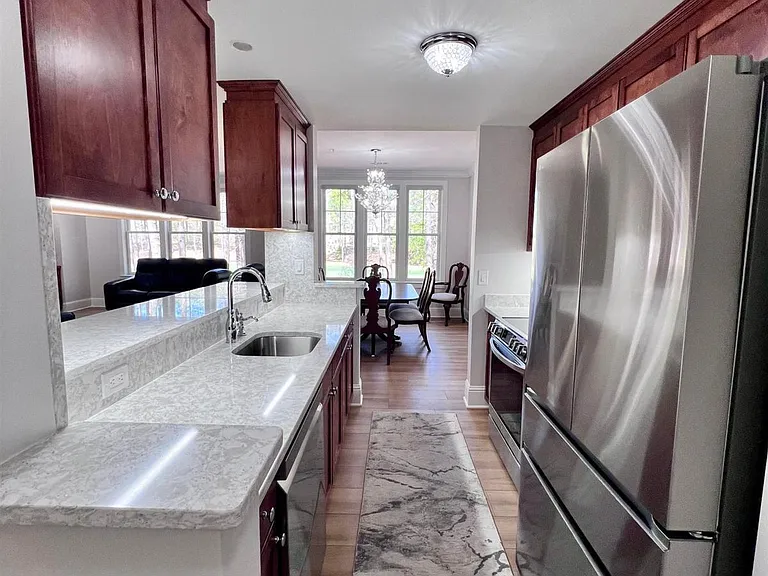 1040 Creekside #D — Photo 16
