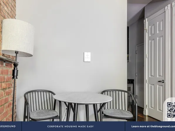 562 Hudson Street image 5 of 18