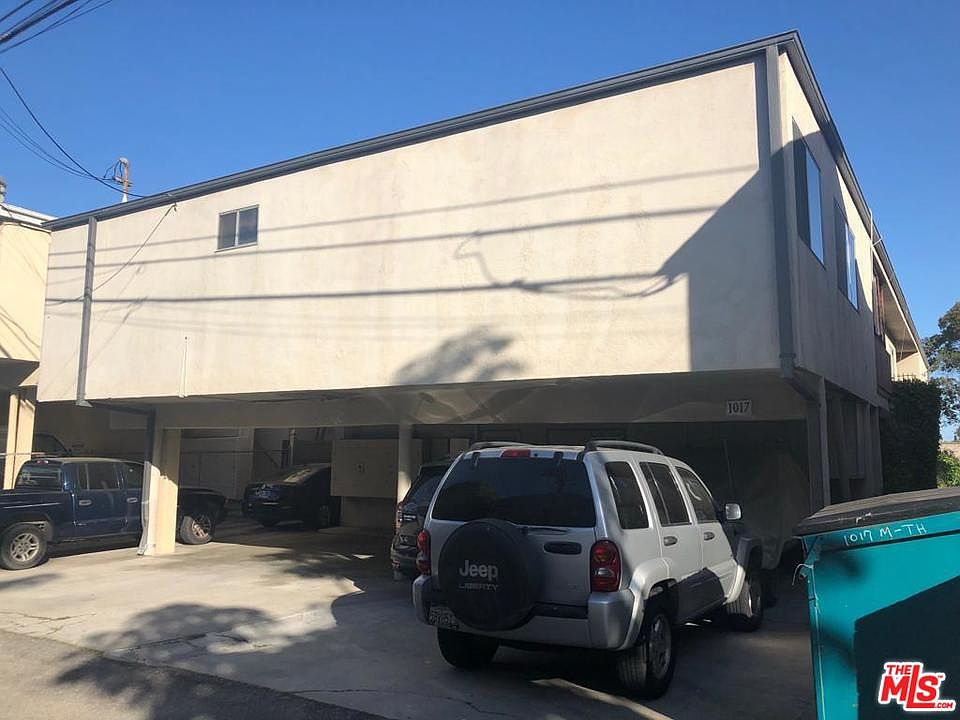 2nd image of 1017 Ocean Park Blvd