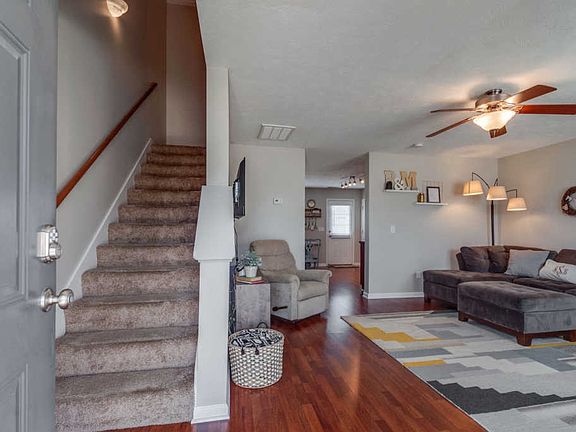 3rd image of 206 Glen Valley Cir