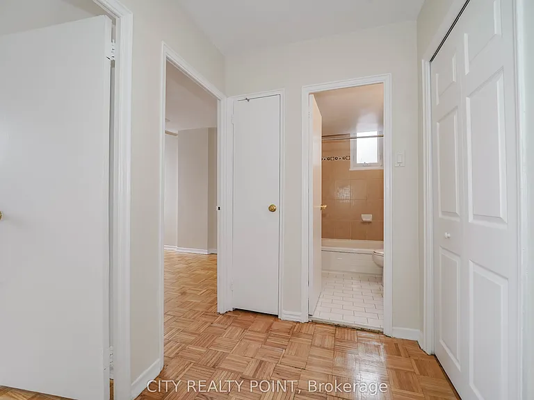55 Isabella St #906 — Photo 11