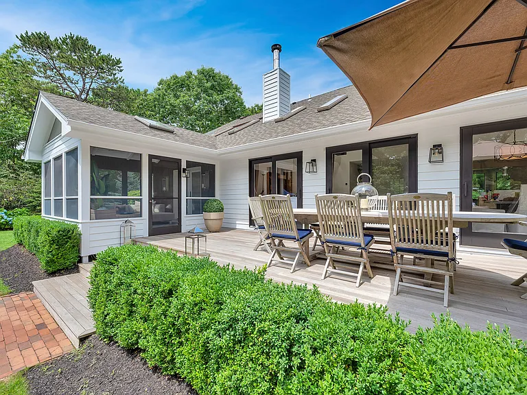 25 Rolling Woods Ct — Photo 19