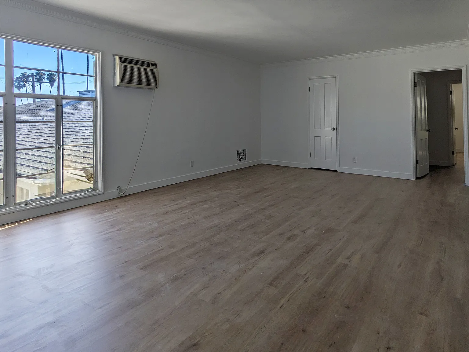 2 bed, 1100 sqft, $3,200 — Photo 3