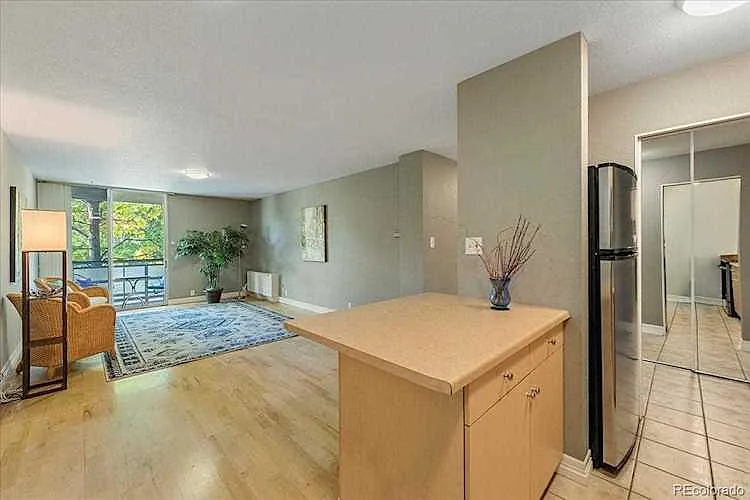 Building Photo - 2500 S York St #214
