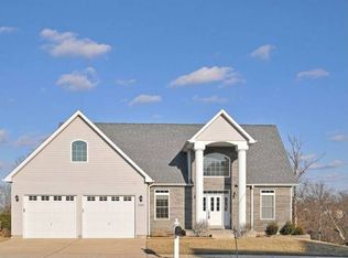 692 Grand View Ridge Ct, Eureka, MO 63025