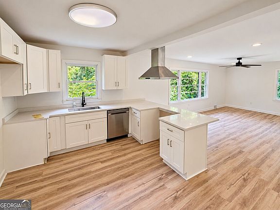 4th image of 3565 Glenwood Rd
