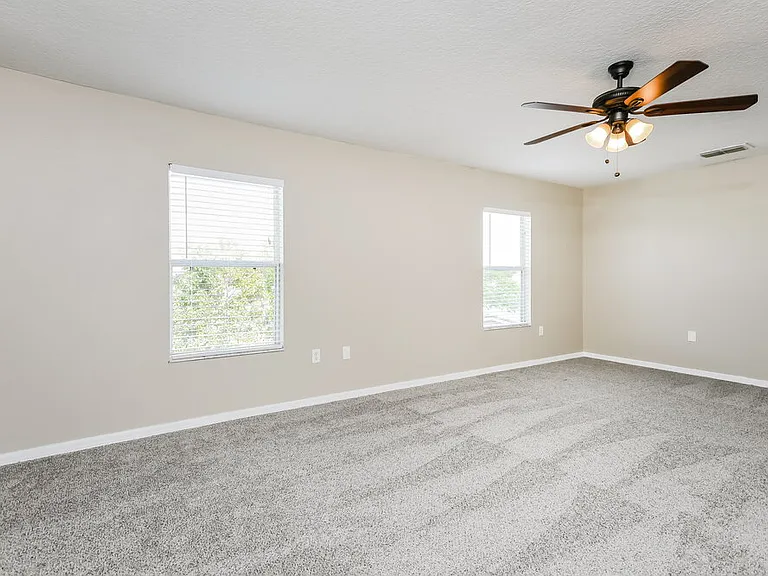 4705 Willoughby St — Photo 12