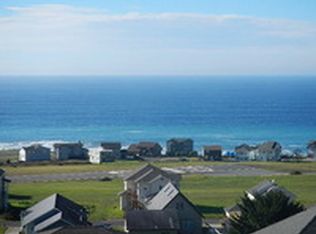 72 Spruce Rd, Whitethorn, CA 95589