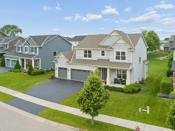 1416 Copper Hills Dr, Carver, MN 55315