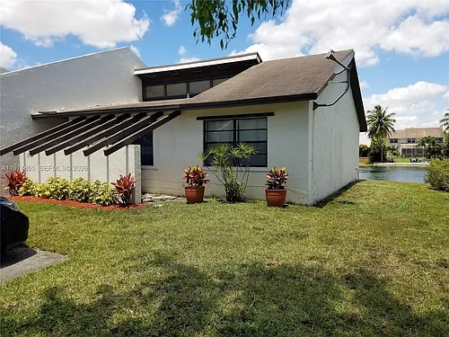 1361 Sandpiper Blvd Photo 1