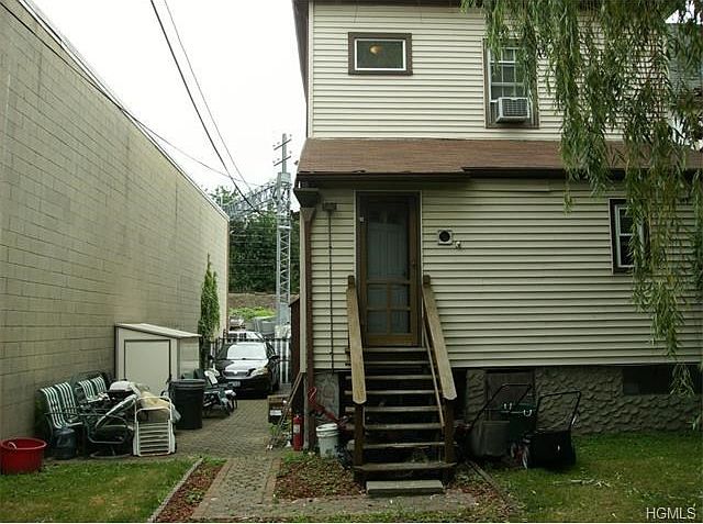 2nd image of 31 Bartels Pl