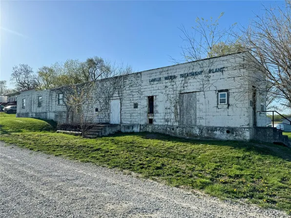 12053 212th St, La Belle, MO 63447