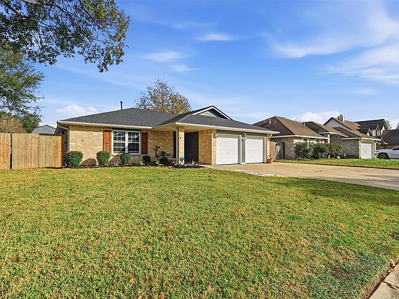 2nd image of 1201 Willowbriar Lane