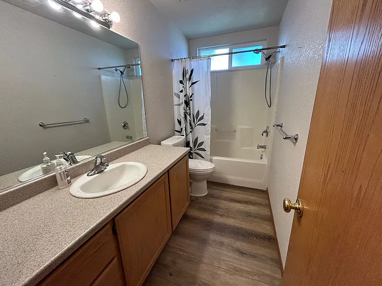 3240 Matthew Ln — Photo 5