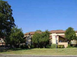 1706 Crest Point Dr, Arlington, TX 76012